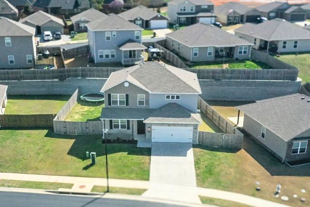 541 Woodcreek Loop, Lowell, AR 72745