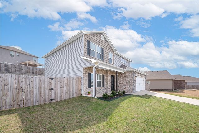 541 Woodcreek Loop, Lowell, AR 72745