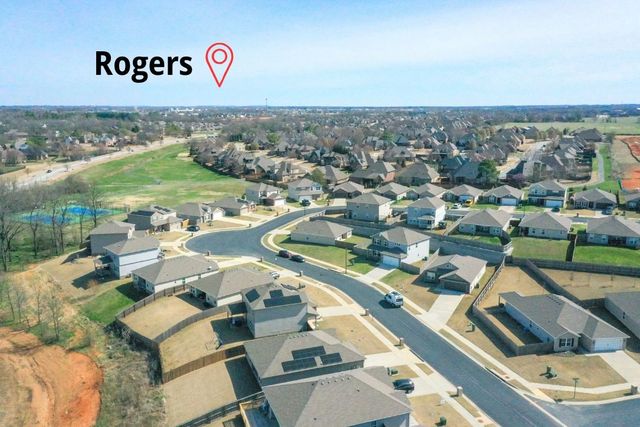 541 Woodcreek Loop, Lowell, AR 72745