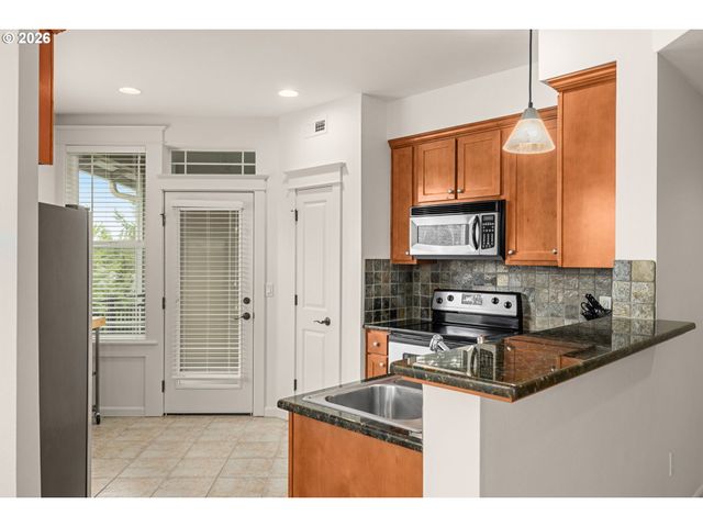 3595 SUMMERLINN Dr, West Linn, OR 97068
