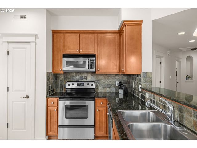 3595 SUMMERLINN Dr, West Linn, OR 97068