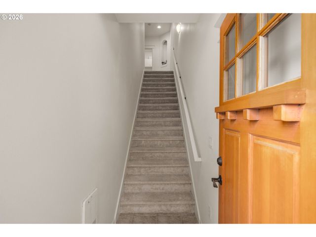 3595 SUMMERLINN Dr, West Linn, OR 97068