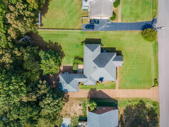 118 Deerfield Dr, Columbia, TN 38401