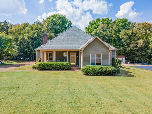 118 Deerfield Dr, Columbia, TN 38401