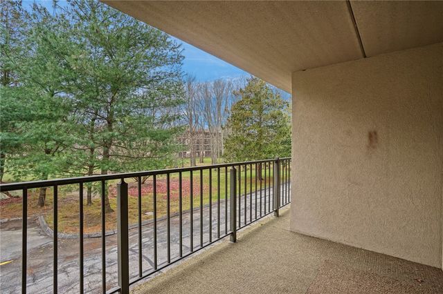 650 East Greenwich Avenue 6-101, West Warwick, RI 02893