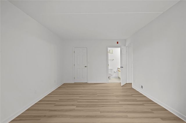 650 East Greenwich Avenue 6-101, West Warwick, RI 02893