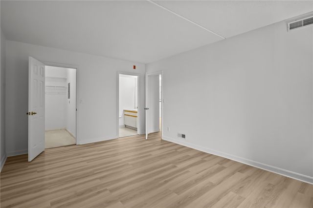 650 East Greenwich Avenue 6-101, West Warwick, RI 02893