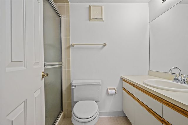 650 East Greenwich Avenue 6-101, West Warwick, RI 02893