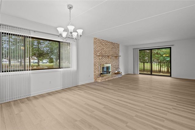 650 East Greenwich Avenue 6-101, West Warwick, RI 02893