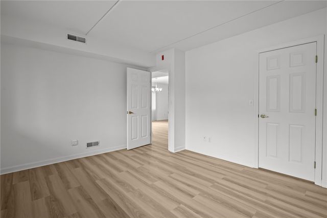 650 East Greenwich Avenue 6-101, West Warwick, RI 02893