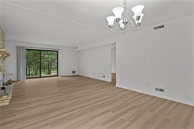 650 East Greenwich Avenue 6-101, West Warwick, RI 02893