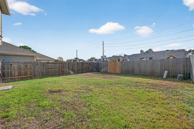 611 Ash Mill Drive, Houston, TX 77090