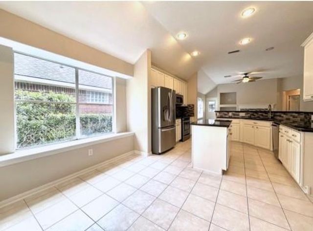 11 Auburn Path Drive, The Woodlands, TX 77382