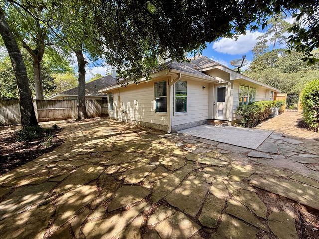 11 Auburn Path Drive, The Woodlands, TX 77382