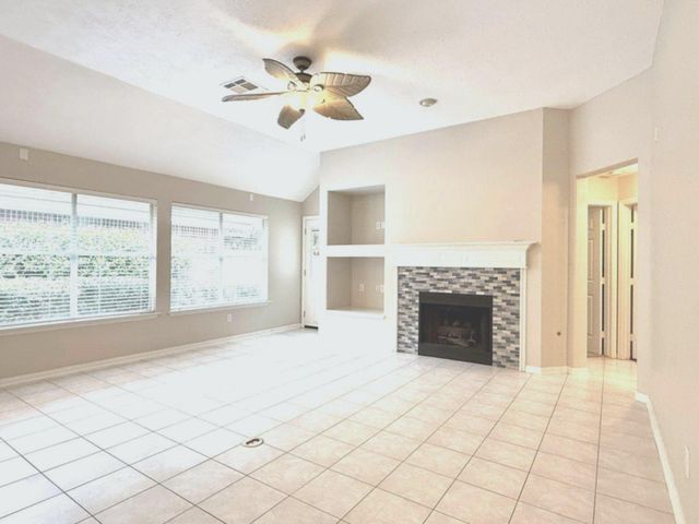 11 Auburn Path Drive, The Woodlands, TX 77382