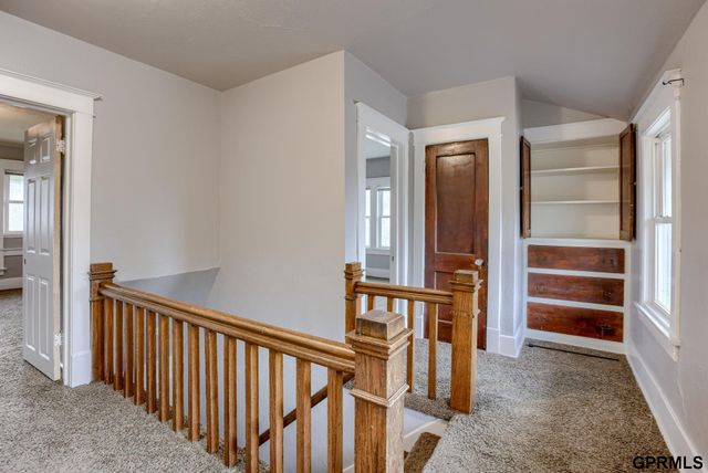 824 S 38th Street, Omaha, NE 68105