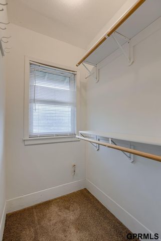 824 S 38th Street, Omaha, NE 68105