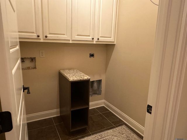 9041 Willow Point Dr, Denham Springs, LA 70726