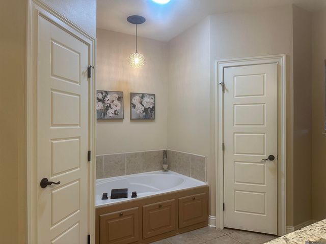 9041 Willow Point Dr, Denham Springs, LA 70726