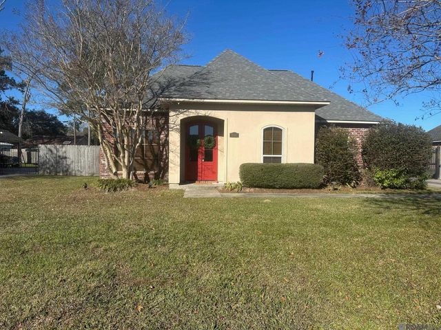 9041 Willow Point Dr, Denham Springs, LA 70726