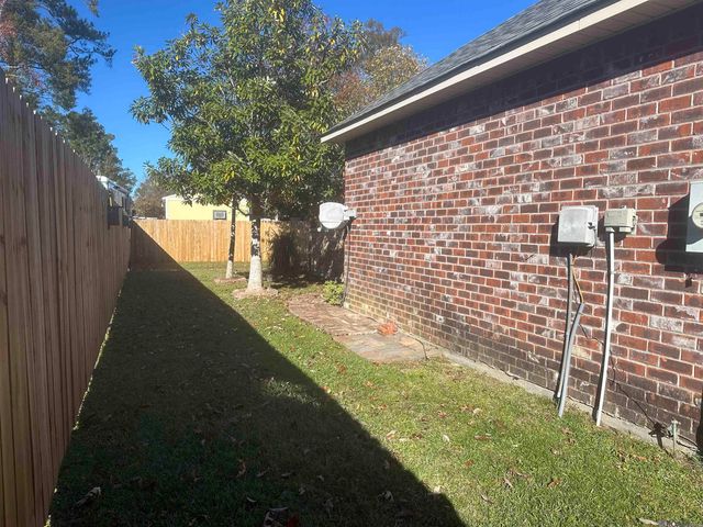 9041 Willow Point Dr, Denham Springs, LA 70726