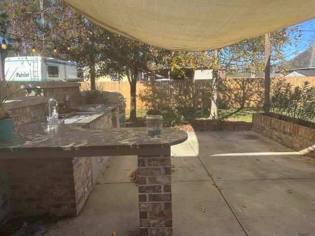 9041 Willow Point Dr, Denham Springs, LA 70726