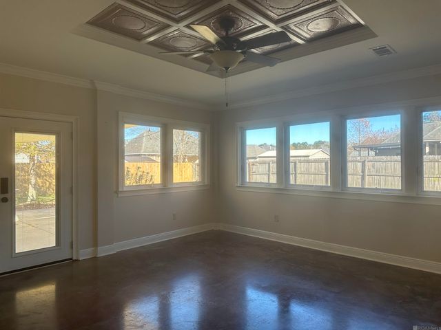 9041 Willow Point Dr, Denham Springs, LA 70726