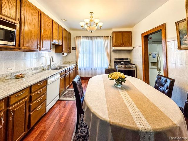 13848 Lanson Avenue, Dearborn, MI 48126