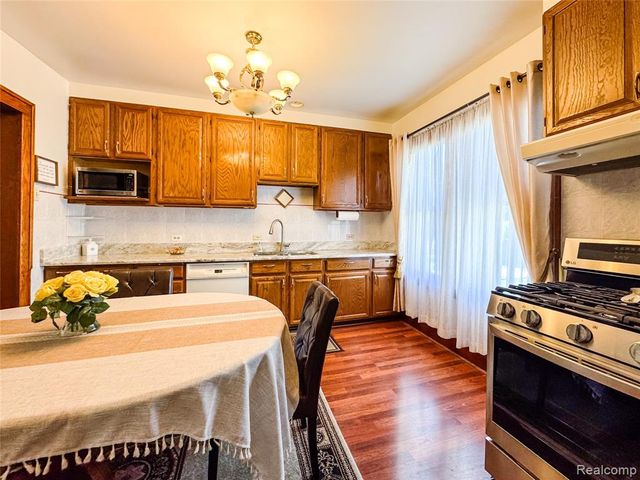 13848 Lanson Avenue, Dearborn, MI 48126