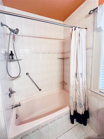 13848 Lanson Avenue, Dearborn, MI 48126