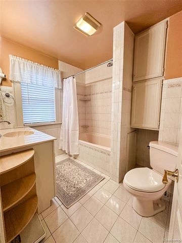 13848 Lanson Avenue, Dearborn, MI 48126