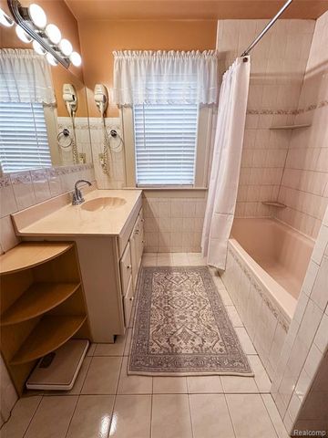 13848 Lanson Avenue, Dearborn, MI 48126
