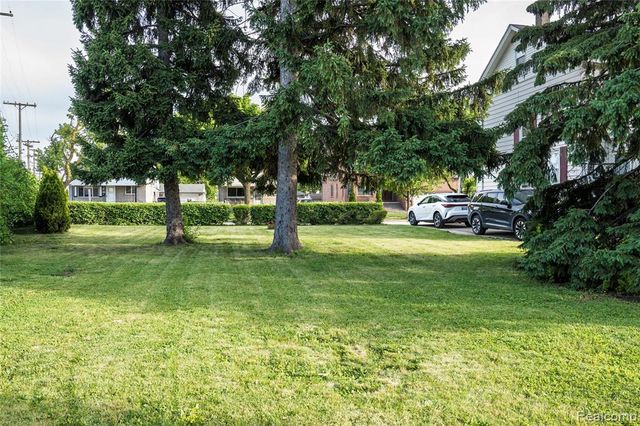 13848 Lanson Avenue, Dearborn, MI 48126