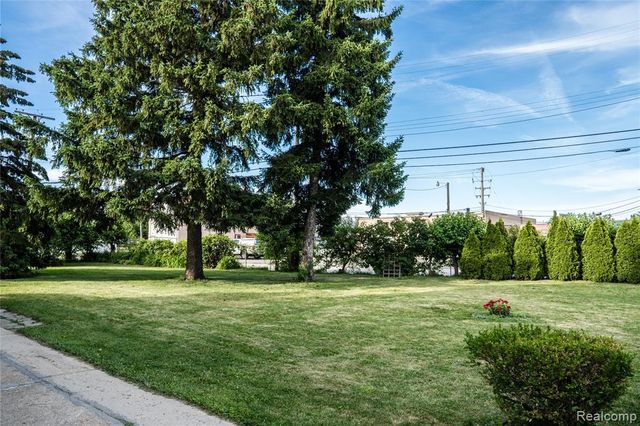 13848 Lanson Avenue, Dearborn, MI 48126