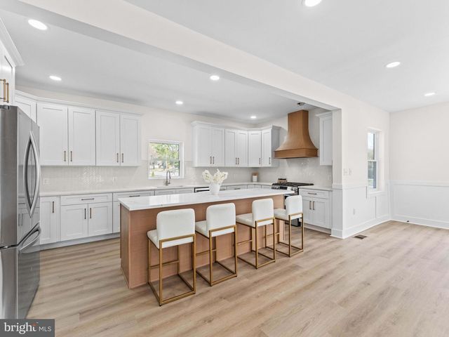 101 W MANTUA AVE, Wenonah, NJ 08090