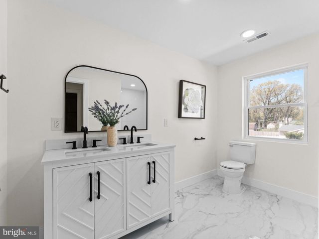 101 W MANTUA AVE, Wenonah, NJ 08090