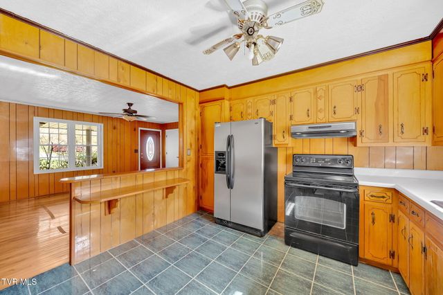 352 Deck Valley Lane, Bristol, TN 37620