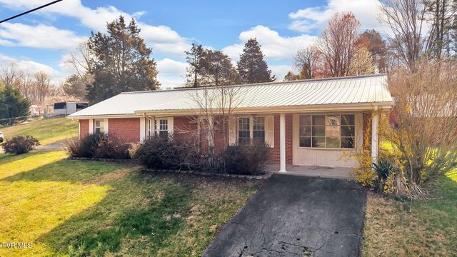352 Deck Valley Lane, Bristol, TN 37620
