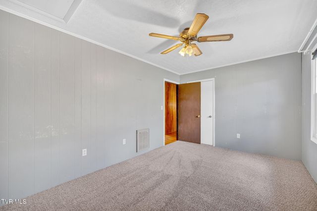 352 Deck Valley Lane, Bristol, TN 37620