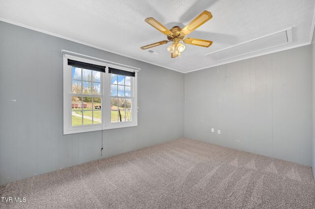 352 Deck Valley Lane, Bristol, TN 37620