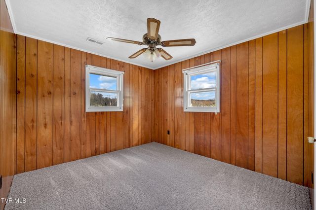 352 Deck Valley Lane, Bristol, TN 37620