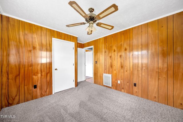 352 Deck Valley Lane, Bristol, TN 37620