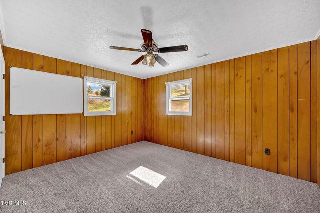 352 Deck Valley Lane, Bristol, TN 37620