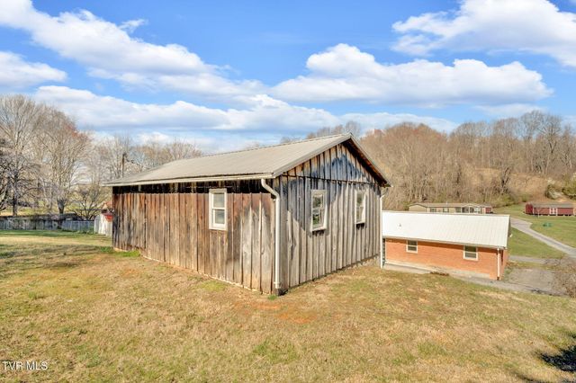 352 Deck Valley Lane, Bristol, TN 37620