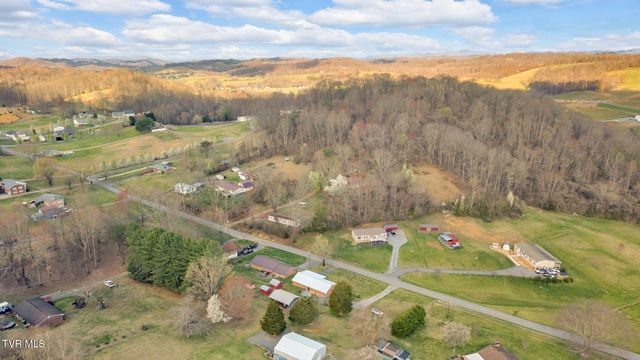 352 Deck Valley Lane, Bristol, TN 37620