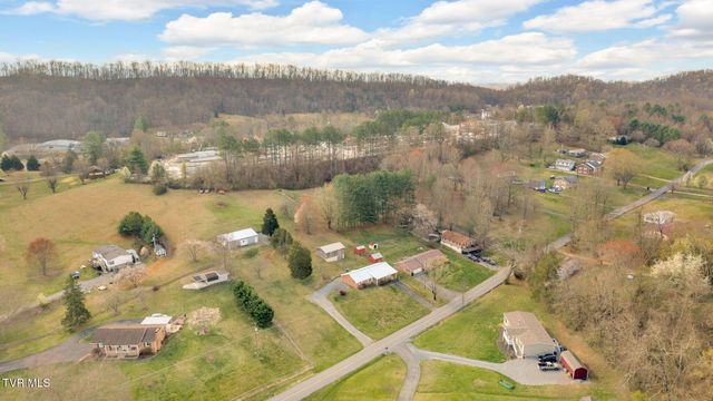 352 Deck Valley Lane, Bristol, TN 37620