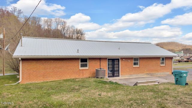 352 Deck Valley Lane, Bristol, TN 37620