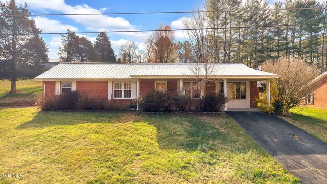 352 Deck Valley Lane, Bristol, TN 37620