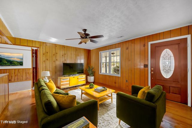 352 Deck Valley Lane, Bristol, TN 37620