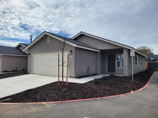 471 E Alameda St, Manteca, CA 95336